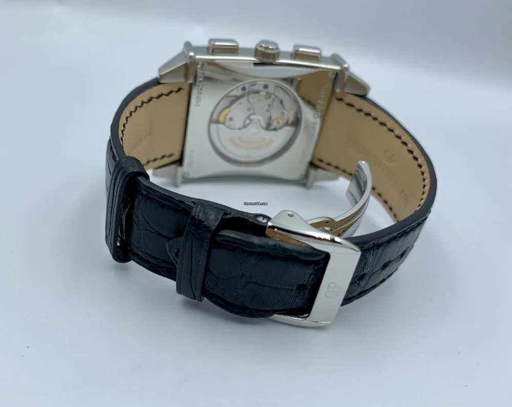 Girard Perregaux Vintage 1945 Chronograph XXL 25840 Box and Papers